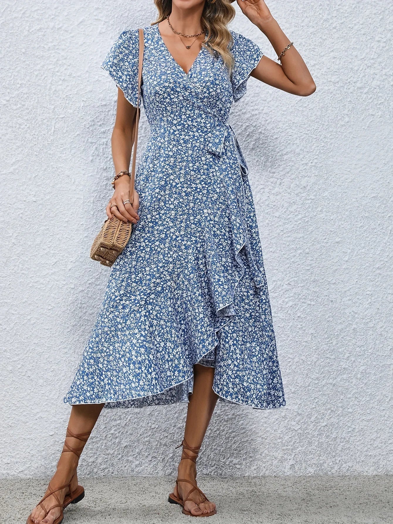 Mette - Robe d'été élégante à imprimé floral et détails magiques