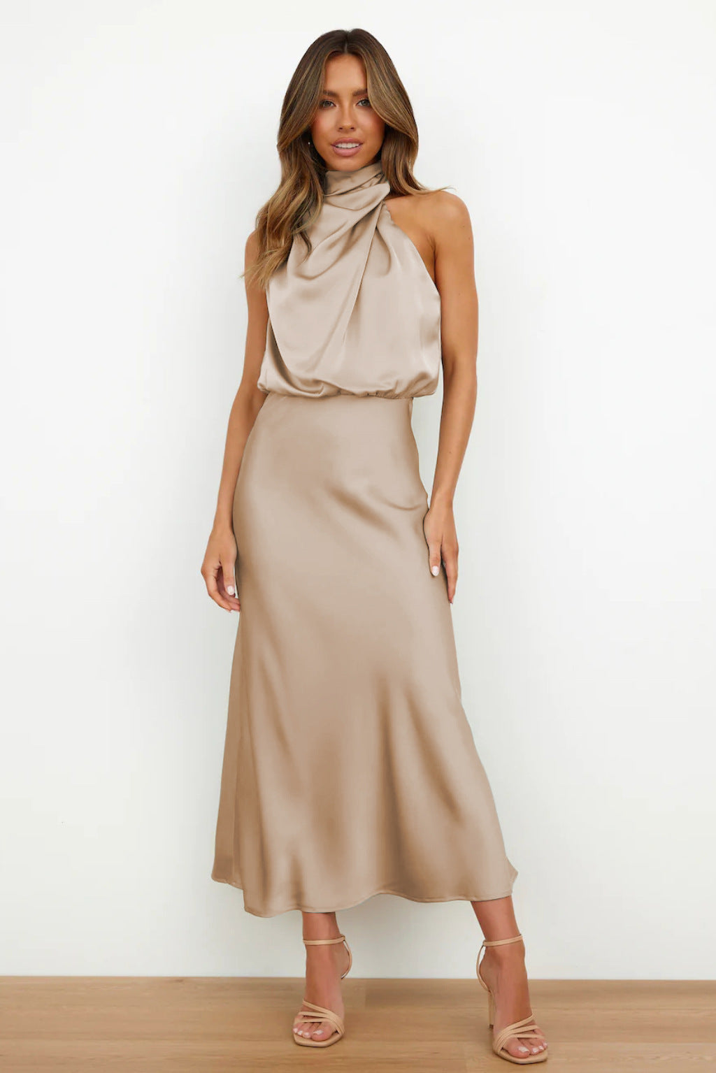 Nomi – Robe américaine élégante pour une apparence sophistiquée et raffinée