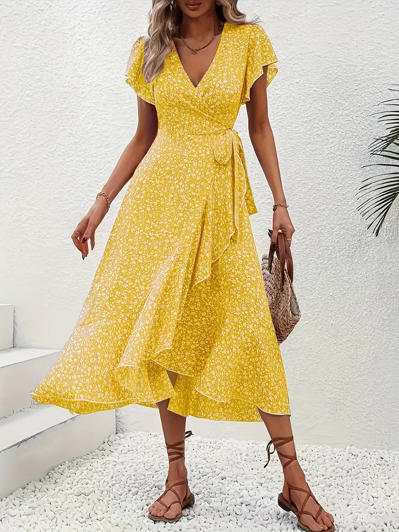 Mette - Robe d'été élégante à imprimé floral et détails magiques
