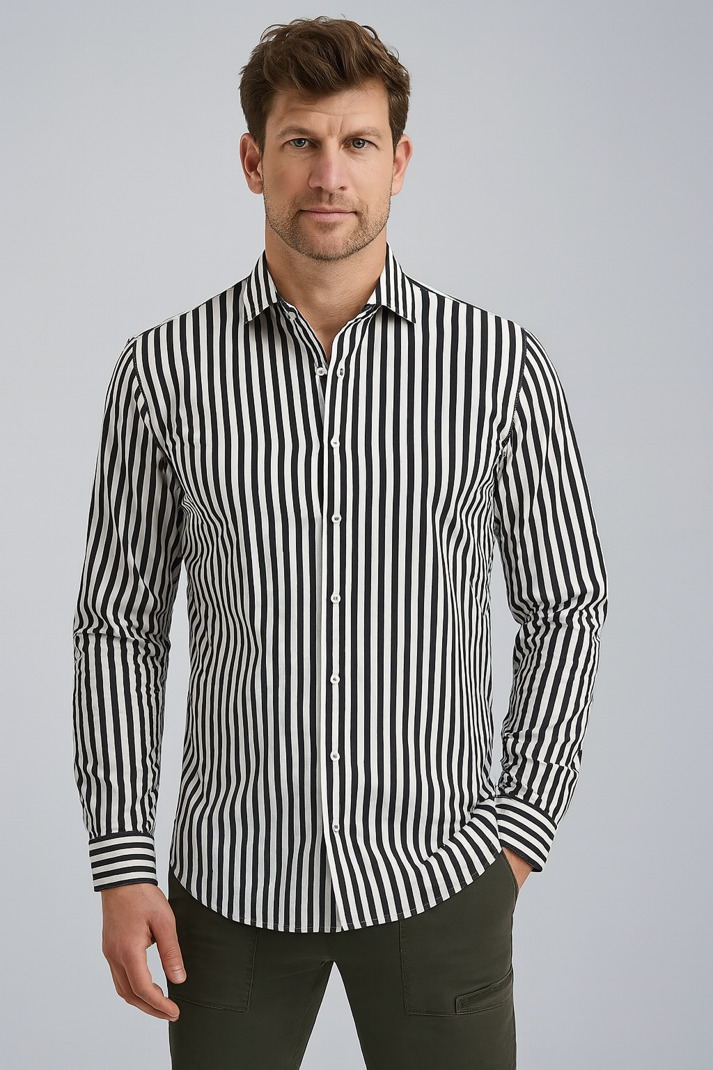 Chemise à rayures Leo - Protection élégante pour votre quotidien!