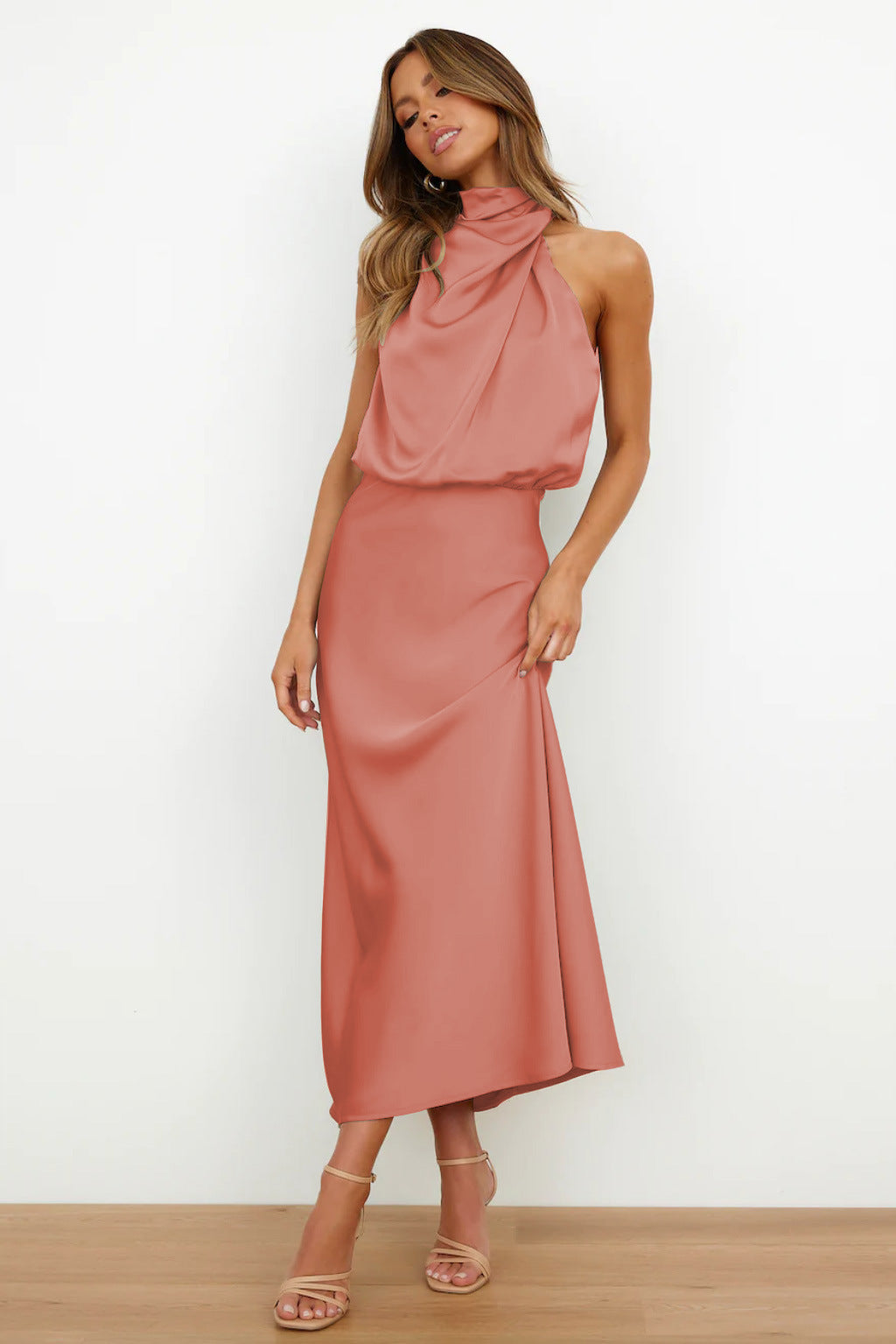 Nomi – Robe américaine élégante pour une apparence sophistiquée et raffinée
