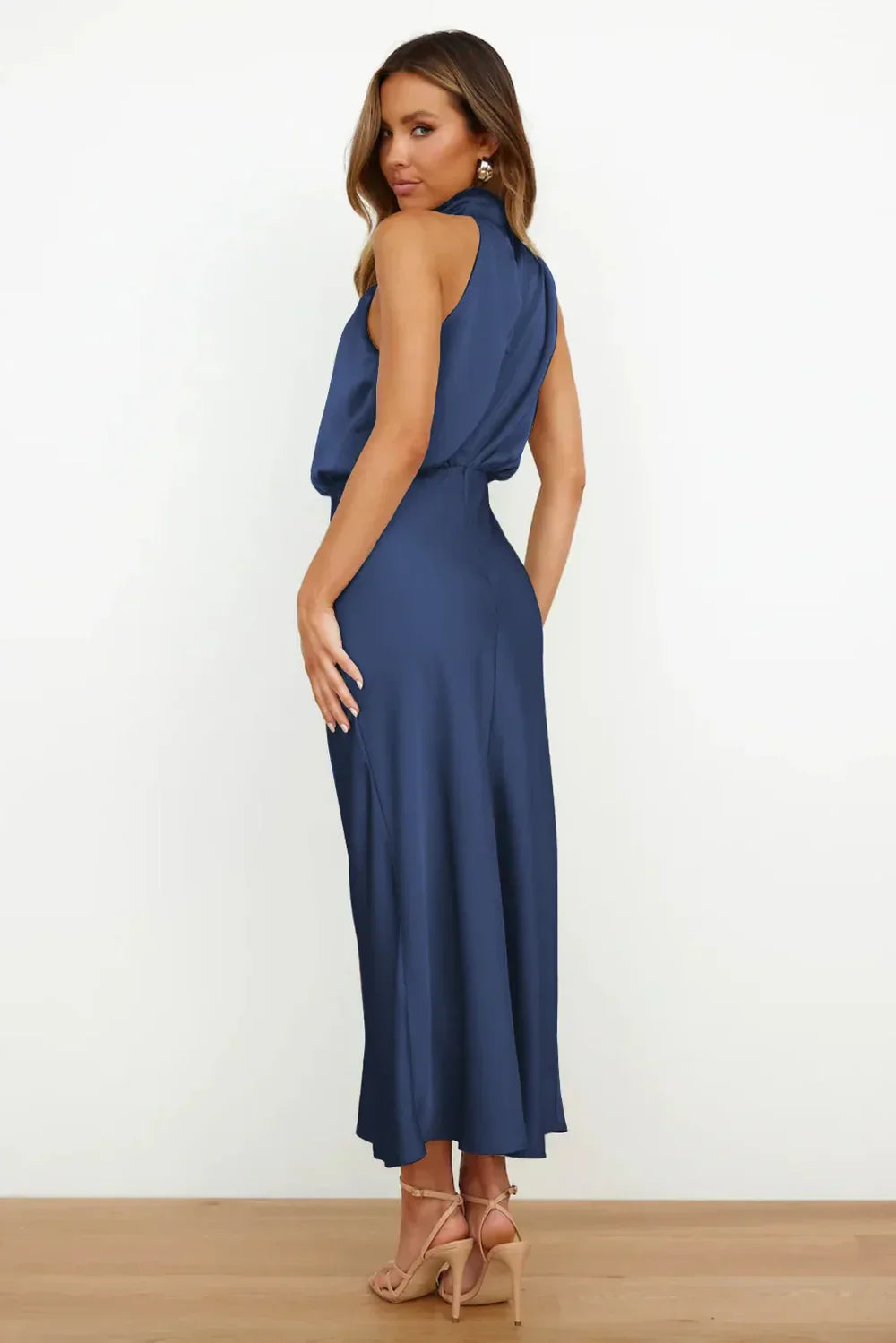 Nomi – Robe américaine élégante pour une apparence sophistiquée et raffinée